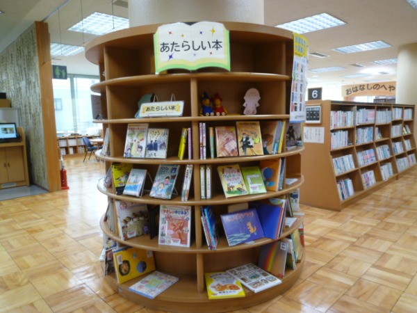 早稲田図書館丸書架2